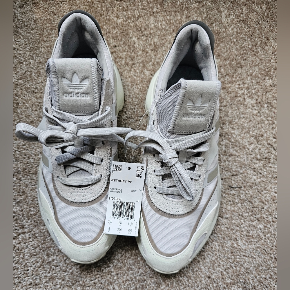 Adidas - Picture 2 of 4